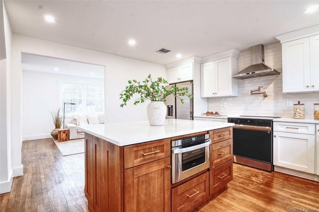 26 Clinton Street, Center Moriches, NY 11934