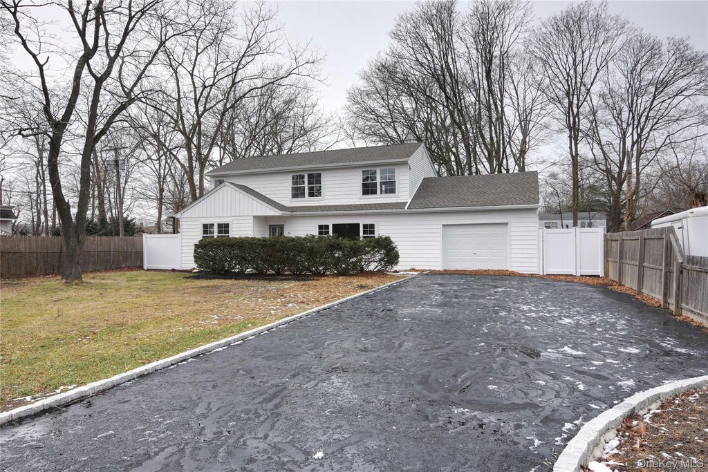 26 Clinton Street, Center Moriches, NY 11934