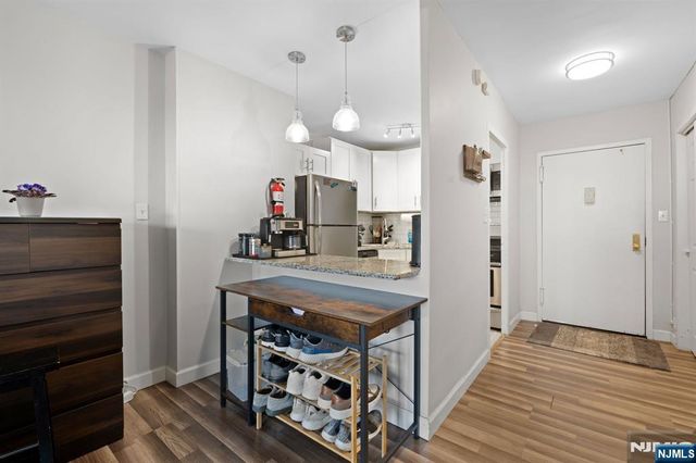 285 Aycrigg Avenue 15C, Passaic, NJ 07055