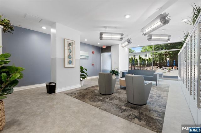 285 Aycrigg Avenue 15C, Passaic, NJ 07055