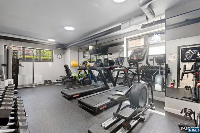285 Aycrigg Avenue 15C, Passaic, NJ 07055