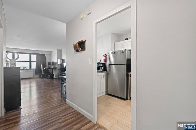 285 Aycrigg Avenue 15C, Passaic, NJ 07055