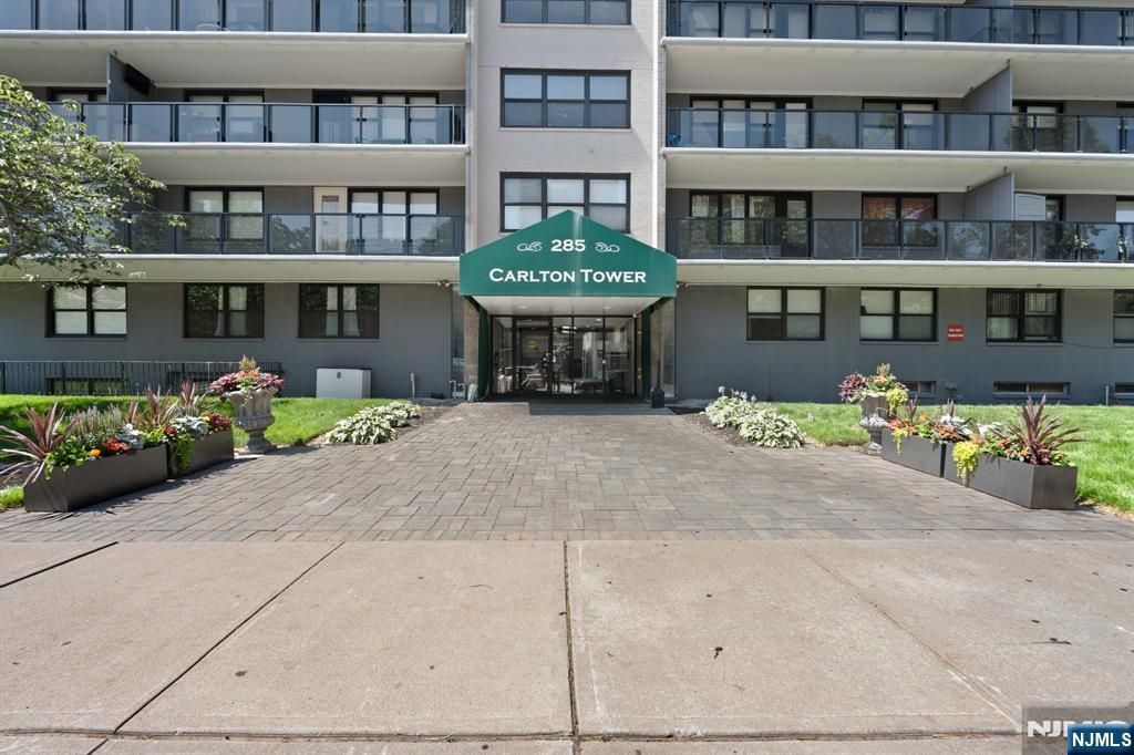 285 Aycrigg Avenue 15C, Passaic, NJ 07055