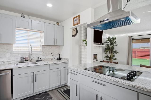 1180 Boxwood Way, Turlock, CA 95380
