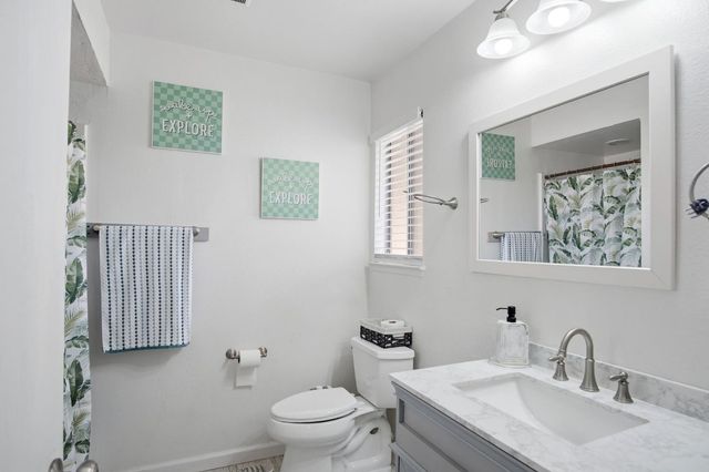 1180 Boxwood Way, Turlock, CA 95380