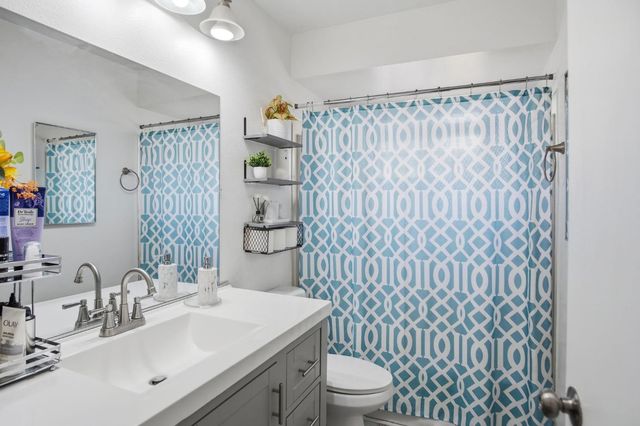 1180 Boxwood Way, Turlock, CA 95380