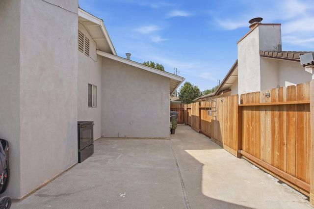 1180 Boxwood Way, Turlock, CA 95380