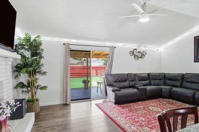 1180 Boxwood Way, Turlock, CA 95380