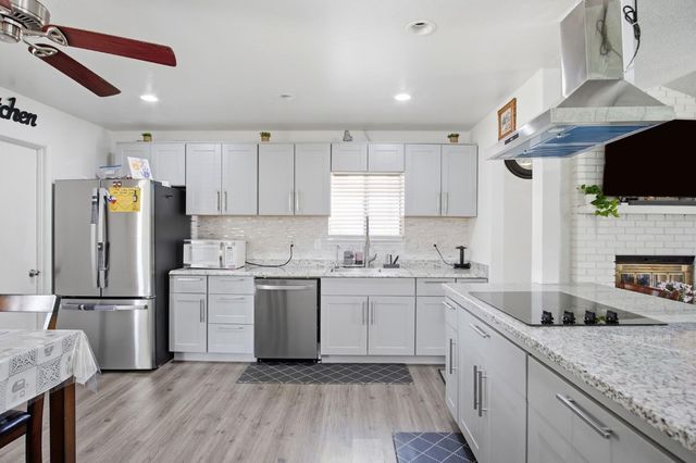 1180 Boxwood Way, Turlock, CA 95380