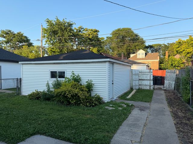 8753 S Laflin Street, Chicago, IL 60620
