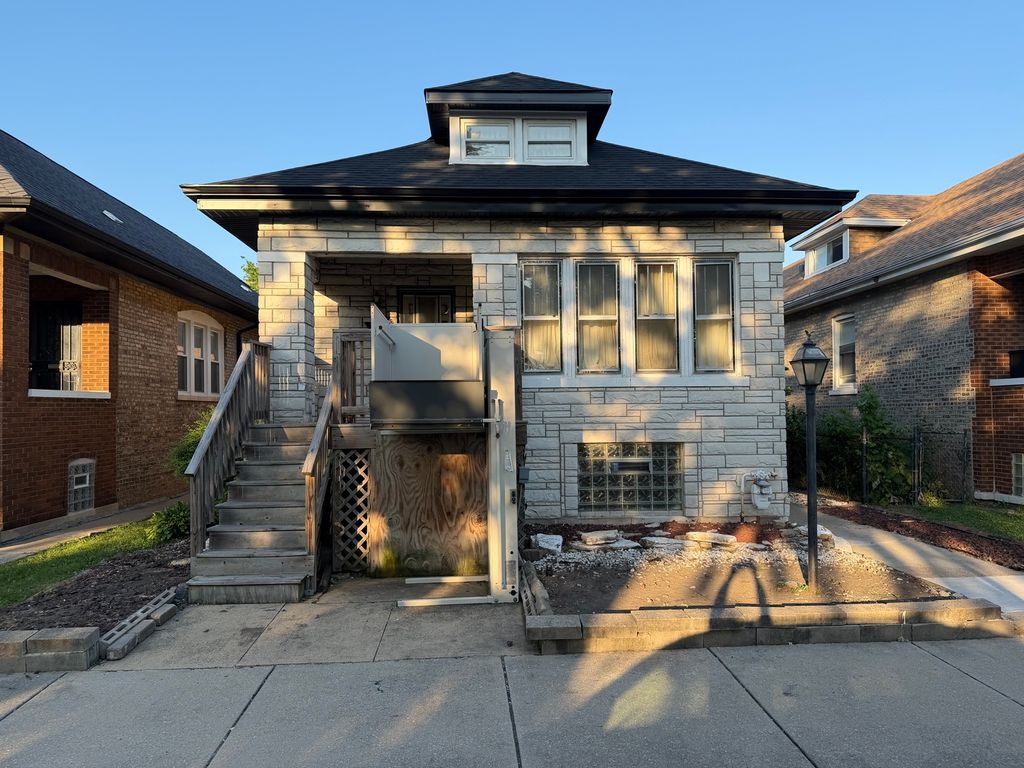 8753 S Laflin Street, Chicago, IL 60620