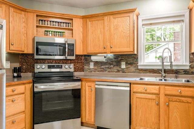 98 Gary Road, Middleton, NH 03887