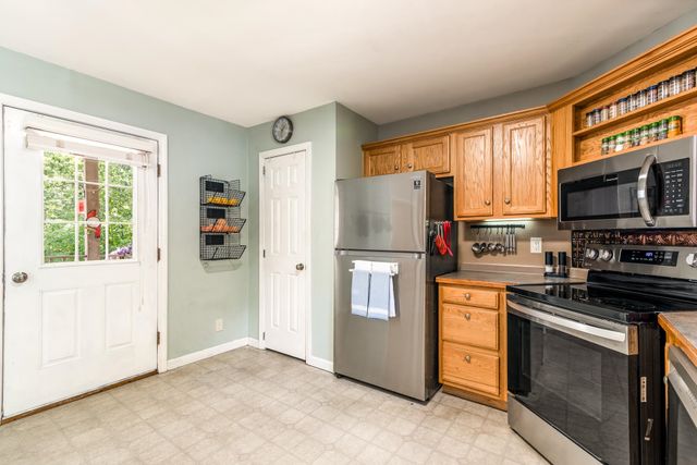 98 Gary Road, Middleton, NH 03887