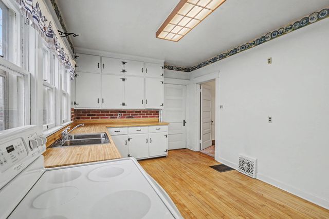 83 Magnolia Avenue, Battle Creek, MI 49017