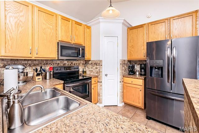 835 Memory Lane, Fenton, MO 63026