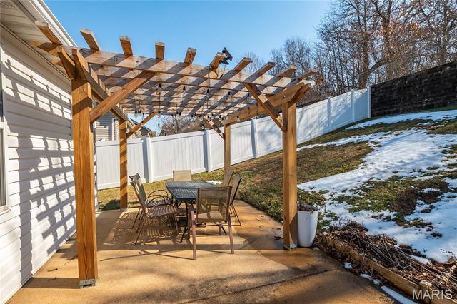 835 Memory Lane, Fenton, MO 63026