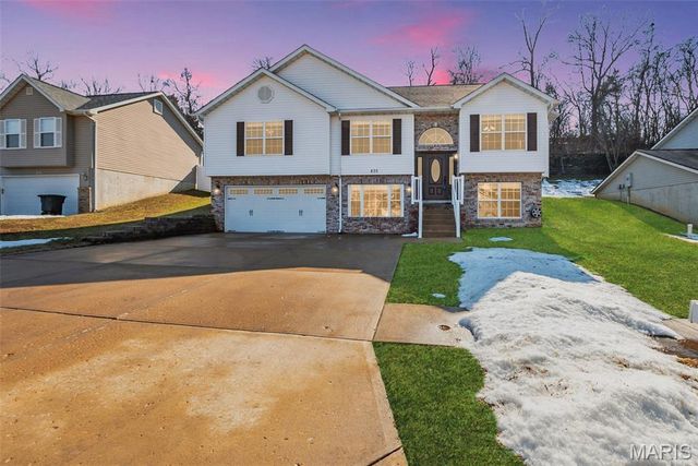 835 Memory Lane, Fenton, MO 63026