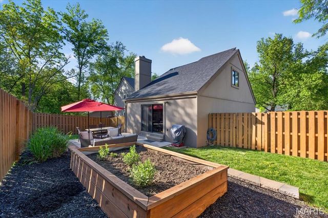 941 Woodside Village Lane, Manchester, MO 63021