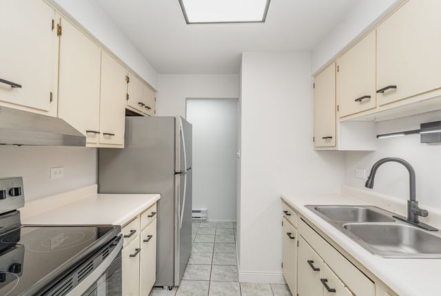 9724 S Karlov Avenue 103, Oak Lawn, IL 60453