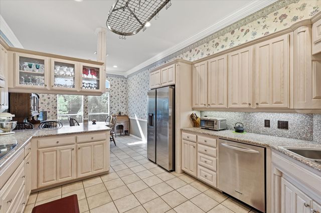 144 Saddle Brook Drive, Hudson Oaks, TX 76087