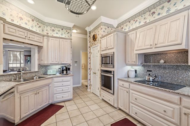 144 Saddle Brook Drive, Hudson Oaks, TX 76087