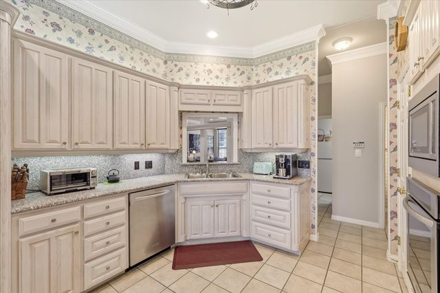 144 Saddle Brook Drive, Hudson Oaks, TX 76087