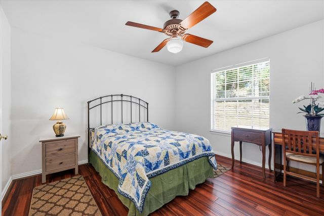 144 Saddle Brook Drive, Hudson Oaks, TX 76087