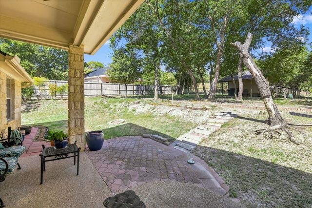 144 Saddle Brook Drive, Hudson Oaks, TX 76087