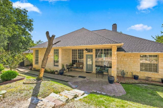 144 Saddle Brook Drive, Hudson Oaks, TX 76087