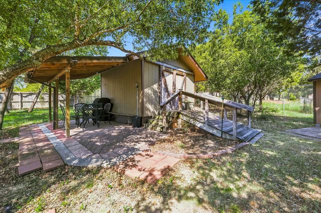 144 Saddle Brook Drive, Hudson Oaks, TX 76087