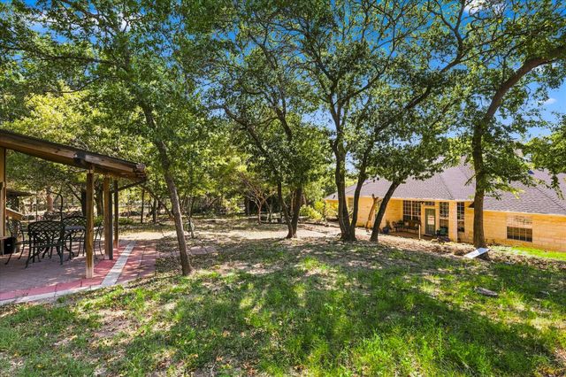 144 Saddle Brook Drive, Hudson Oaks, TX 76087