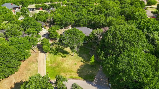 144 Saddle Brook Drive, Hudson Oaks, TX 76087