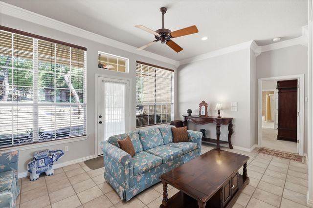 144 Saddle Brook Drive, Hudson Oaks, TX 76087
