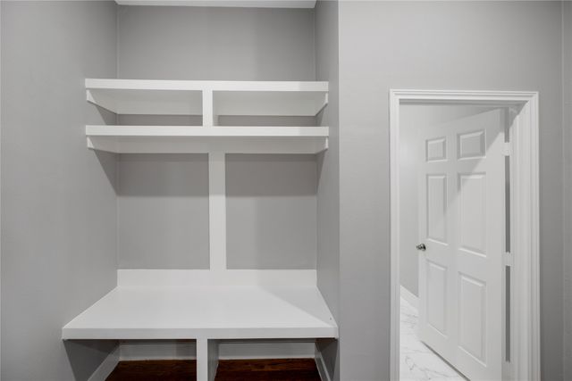 23690 Champion Drive, Lindale, TX 75771