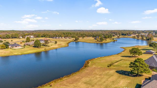 23690 Champion Drive, Lindale, TX 75771