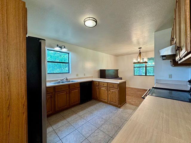 974 Geier Road, Mountain View, AR 72560