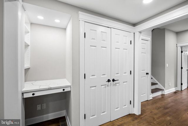 17 HARBOURTON RIDGE DR, Pennington, NJ 08534
