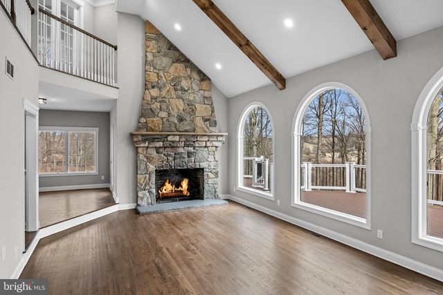17 HARBOURTON RIDGE DR, Pennington, NJ 08534