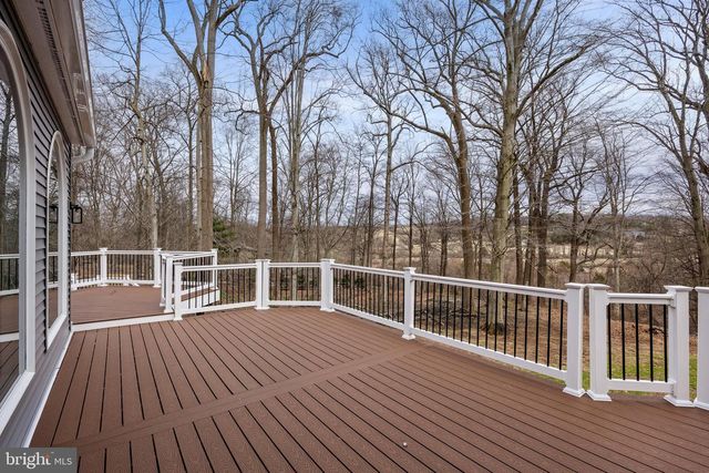 17 HARBOURTON RIDGE DR, Pennington, NJ 08534