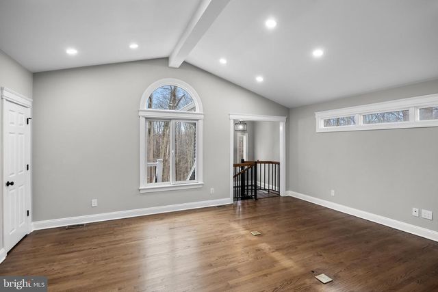 17 HARBOURTON RIDGE DR, Pennington, NJ 08534