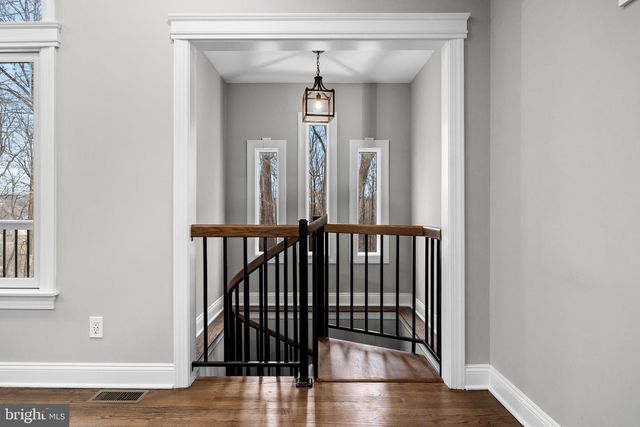 17 HARBOURTON RIDGE DR, Pennington, NJ 08534