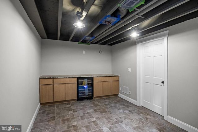 17 HARBOURTON RIDGE DR, Pennington, NJ 08534