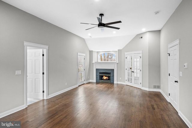 17 HARBOURTON RIDGE DR, Pennington, NJ 08534
