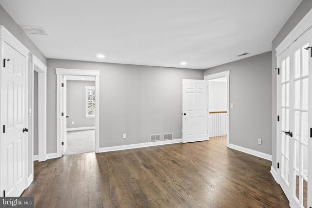 17 HARBOURTON RIDGE DR, Pennington, NJ 08534