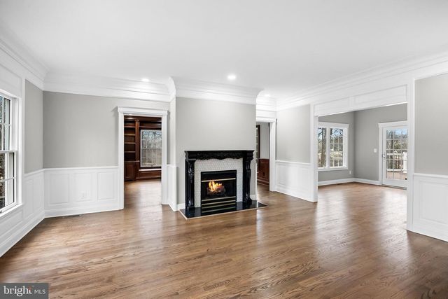17 HARBOURTON RIDGE DR, Pennington, NJ 08534
