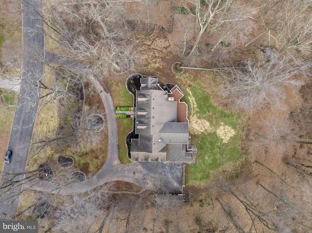17 HARBOURTON RIDGE DR, Pennington, NJ 08534
