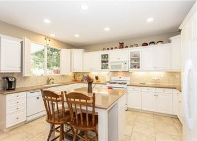 150 Alverstone, Hemet, CA 92543