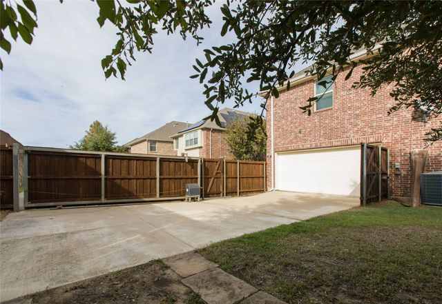 9701 Lightcatcher Drive, Plano, TX 75025