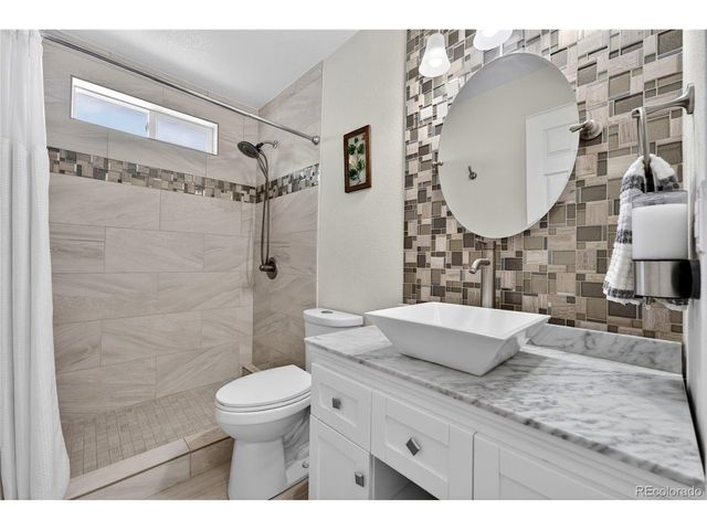 952 S Quintero Ct, Aurora, CO 80017
