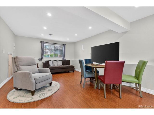 952 S Quintero Ct, Aurora, CO 80017